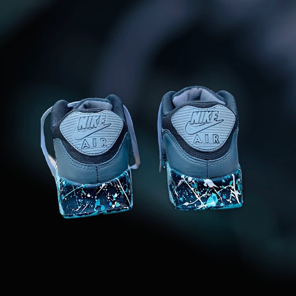 SOLD Nike Air Max 90 Retro • Men’s Shoes - Picture 4 of 8